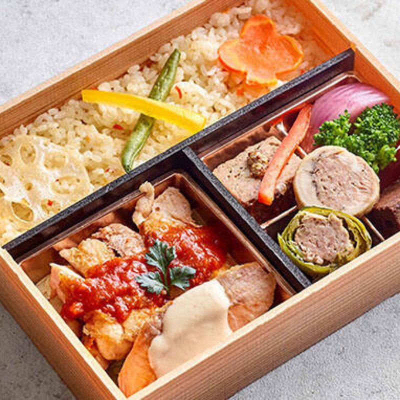 【初日用】麹町フレンチ サーモンとチキンのお弁当